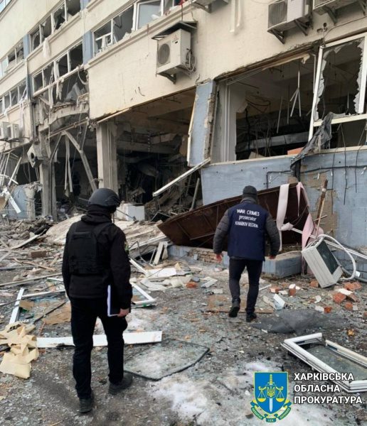 Атака "Шахедів" по Харкову: з'явилися ранкові фото і відео наслідків 2 Атака "Шахедів" по Харкову: з'явилися ранкові фото і відео наслідків