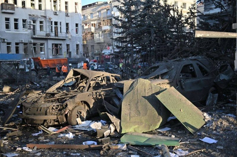 Як виглядає центр Харкова після ракетної атаки: фото, відео