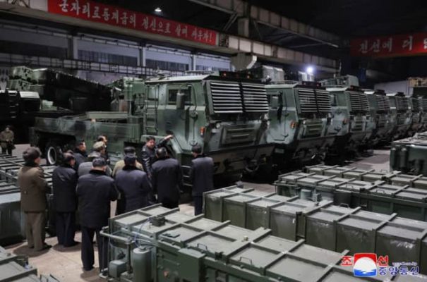 Ким Чен Ын два дня инспектировал военные заводы, потребовал нарастить производство и назвал Южную Корею ''самым враждебным для КНДР'' государством  
