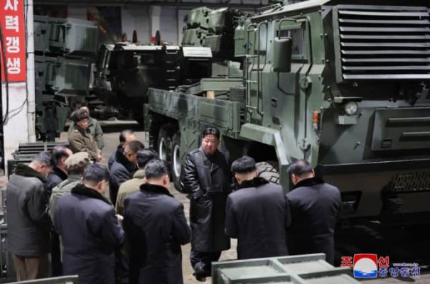 Ким Чен Ын два дня инспектировал военные заводы, потребовал нарастить производство и назвал Южную Корею ''самым враждебным для КНДР'' государством  