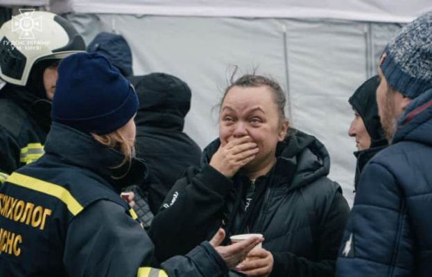 Массированный удар по Украине: 5 погибших, 127 пострадавших, в Киеве до сих пор тушат пожары 