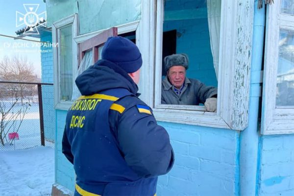 Ракетная атака РФ: в Чернигове повреждены более 20 домов и магазины 