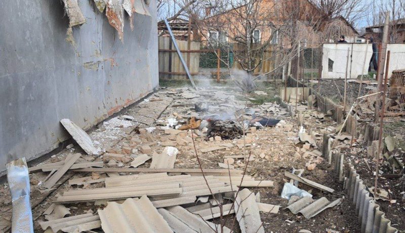 Росіяни вдарили по Нікополю: є жертва, постраждала дитина та пенсіонер 7 Росіяни вдарили по Нікополю: є жертва, постраждала дитина та пенсіонер