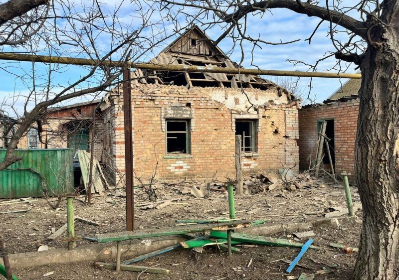 Росіяни вдарили по Нікополю: є жертва, постраждала дитина та пенсіонер 2 Росіяни вдарили по Нікополю: є жертва, постраждала дитина та пенсіонер