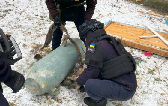 У Києві сапери вилучили бойову частину російської ракети Х-101 (фото) 12 u kiyevi saperi viluchili bojovu chastinu rosijskoyi raketi h 101 foto 2ae2526 scaled China Way