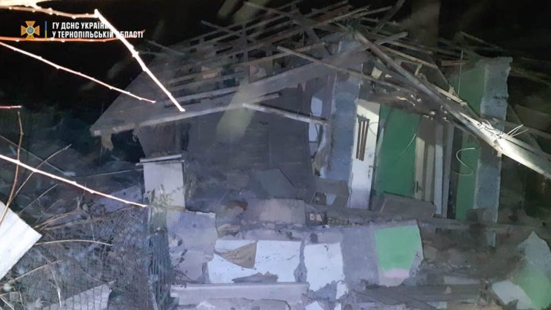 У Тернопільській області вибухнув житловий будинок, є постраждалий 4 У Тернопільській області вибухнув житловий будинок, є постраждалий