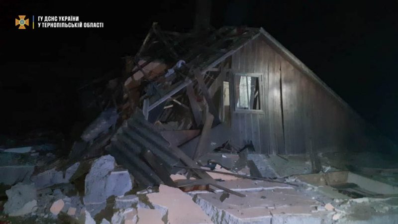 У Тернопільській області вибухнув житловий будинок, є постраждалий 3 У Тернопільській області вибухнув житловий будинок, є постраждалий