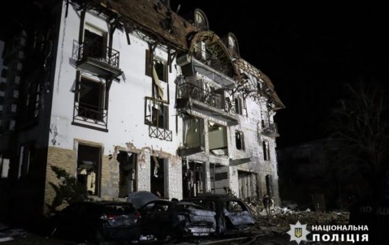 Удар по готелю в Харкові: поліція показала фото та відео з місця події 9 udar po gotelju v harkovi policija pokazala foto ta video z miscja podiyi 389e42d scaled China Way