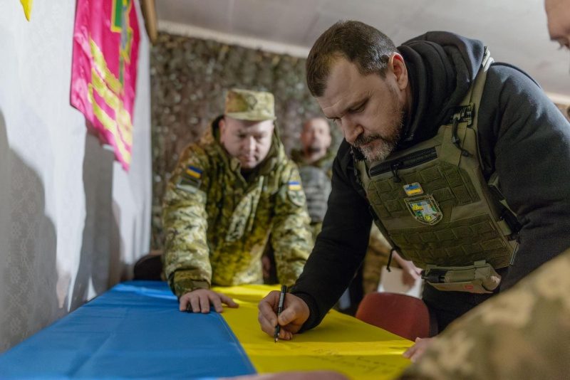 Голова МВС відвідав прикордонників на Авдіївському напрямку 8 Голова МВС відвідав прикордонників на Авдіївському напрямку