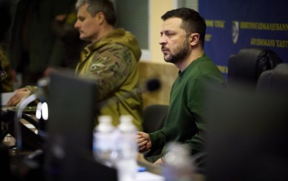 Обговорили атаки дронів та посилення ППО. Зеленський відвідав розташування ПВК "Схід" 3 obgovorili ataki droniv ta posilennja ppo zelenskij vidvidav roztashuvannja pvk shid 4b2b520 scaled China Way