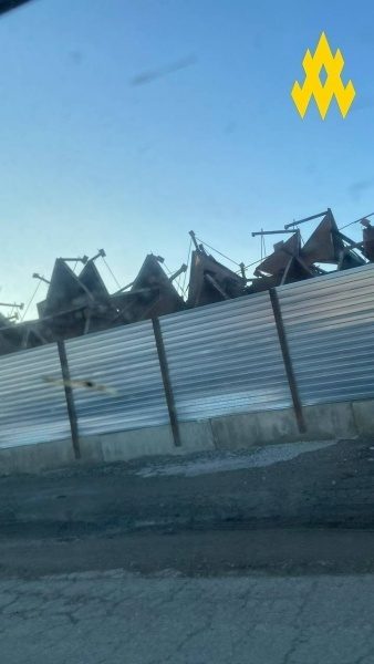 Партизани виявили підпільний завод із виробництва "зубів дракона" в Євпаторії 3 Партизани виявили підпільний завод із виробництва "зубів дракона" в Євпаторії