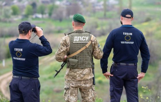 По 80 тисяч за "мандрівку". ДПСУ затримала групу чоловіків, що намагались виїхати до Молдови 10 po 80 tisjach za mandrivku dpsu zatrimala grupu cholovikiv shho namagalis viyihati do moldovi ae2f890 scaled China Way
