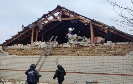 Росіяни дроном вдарили по Дворічній під Куп'янськом, є постраждалі (фото) 4 rosijani dronom vdarili po dvorichnij pid kupjanskom ye postrazhdali foto b10cfbe scaled China Way