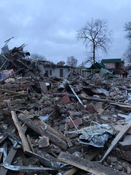 Росіяни обстріляли готель в Харківській області, троє постраждалих, загинуло немовля 2 Росіяни обстріляли готель в Харківській області, троє постраждалих, загинуло немовля
