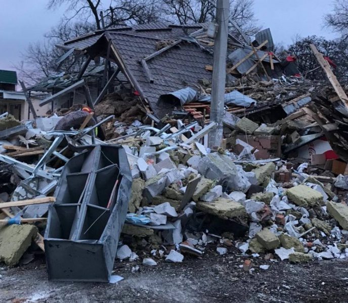 Росіяни обстріляли готель в Харківській області, троє постраждалих, загинуло немовля 4 Росіяни обстріляли готель в Харківській області, троє постраждалих, загинуло немовля