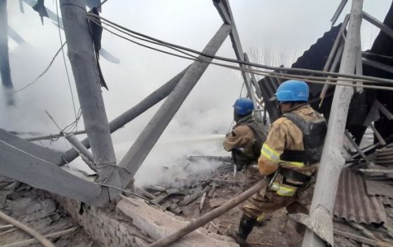 Росіяни вдарили по готелю у Кураховому: рятувальники ліквідували пожежу (відео) 9 rosijani vdarili po gotelju u kurahovomu rjatuvalniki likviduvali pozhezhu video 093c6e9 scaled China Way