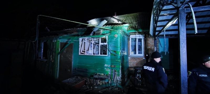 Росіяни вдарили по місту в Сумській області: загинув чоловік, є поранені 3 Росіяни вдарили по місту в Сумській області: загинув чоловік, є поранені