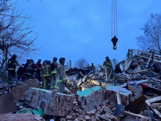 Россияне сбросили авиабомбы на Сумщину: трое погибших 