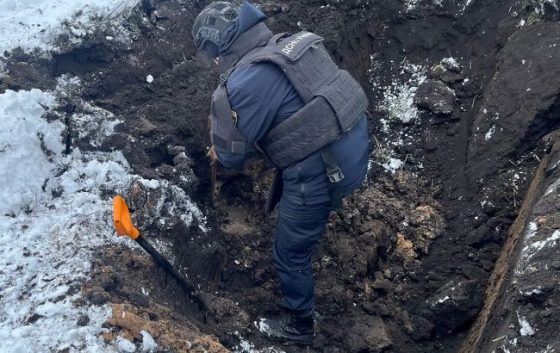 Сапери знищили дві нерозірвані авіабомби, які РФ скинула на Харківську область (фото) 6 saperi znishhili dvi nerozirvani aviabombi jaki rf skinula na harkivsku oblast foto 4a1da9e scaled China Way