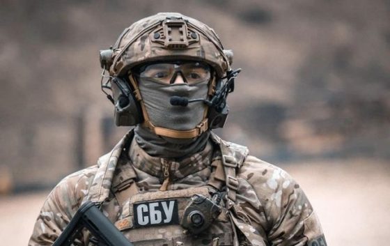 Стежив за ЗСУ з власного гаражу. У Кіровоградській області затримали агента РФ 7 stezhiv za zsu z vlasnogo garazhu u kirovogradskij oblasti zatrimali agenta rf 80f8312 scaled China Way