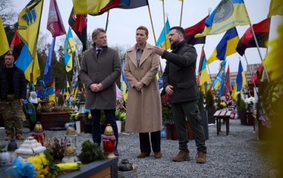 В Україну приїхала прем'єр Данії. З Зеленським відвідала Личаківське кладовище 3 v ukrayinu priyihala premyer daniyi z zelenskim vidvidala lichakivske kladovishhe 12b4e72 scaled China Way