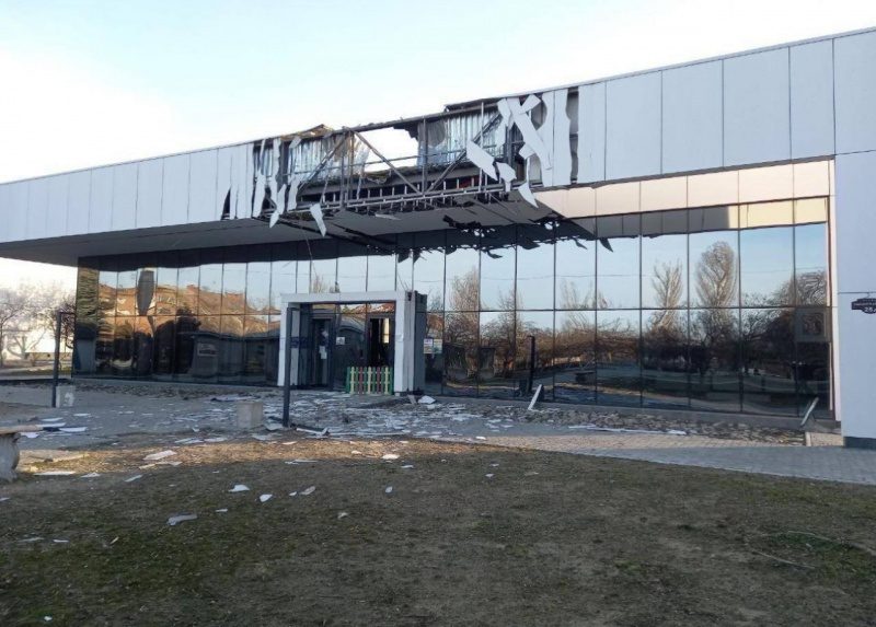 Вже не вперше. У Новій Каховці партизани підірвали штаб партії Путіна (фото) 2 Вже не вперше. У Новій Каховці партизани підірвали штаб партії Путіна (фото)