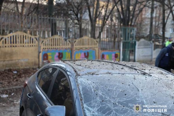 Детский плач и горы битого стекла: полиция показала Харьков после ''прилета'' авиабомб РФ 