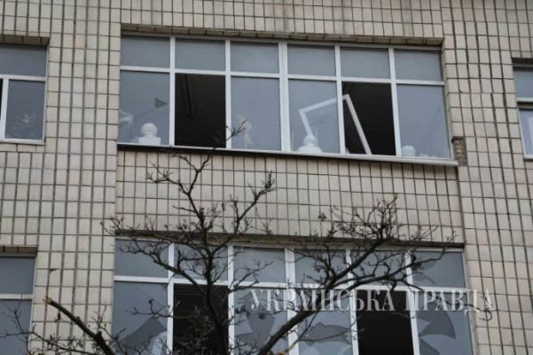 Кличко показал разрушенный корпус академии в центре Киева 