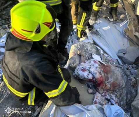 Под завалами в Одессе нашли тела женщины и младенца 2 Под завалами в Одессе нашли тела женщины и младенца