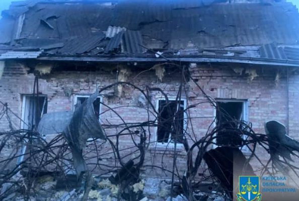 В результате российского ракетного удара в Киевской области есть раненые гражданские и повреждены частные дома  