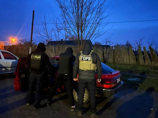 Восемь мужчин пытались сбежать из Украины, перейдя через лиман в Одесской области &minus; их задержали 