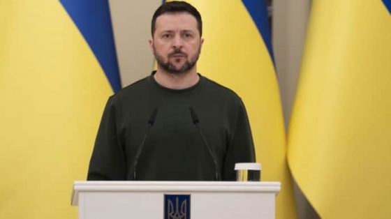 Зеленский собирал Ставку: заслушал доклады о фронте и строительстве фортификаций 1 zelenskij sobiral stavku zaslushal doklady o fronte i stroitelstve fortifikacij 33ac8dd scaled China Way