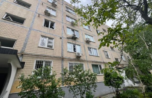 Армия РФ из артиллерии обстреляла Никополь, пострадал мужчина и 9-летний ребенок 4 Армия РФ из артиллерии обстреляла Никополь, пострадал мужчина и 9-летний ребенок