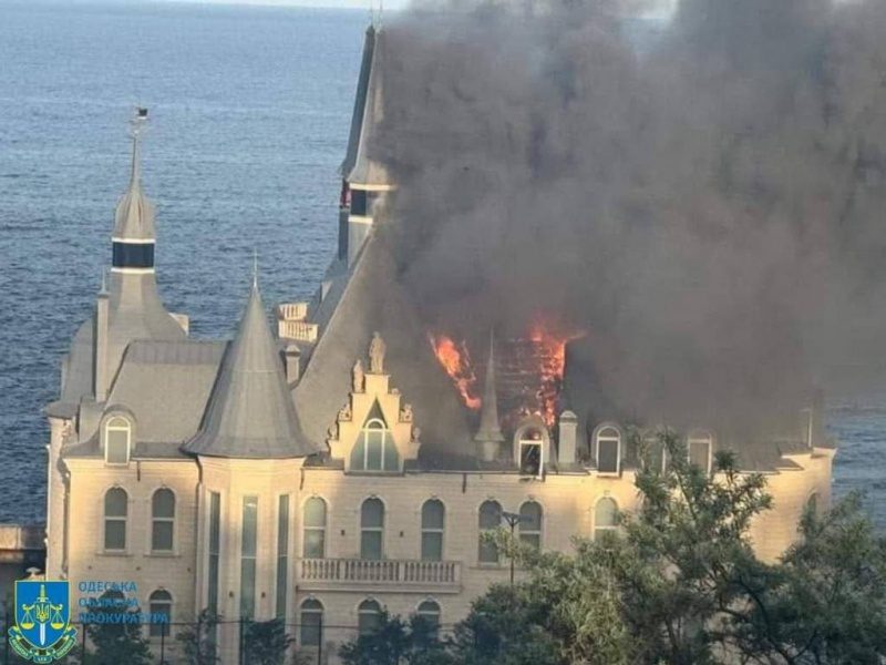 Як виглядає "Замок Гаррі Поттера" в Одесі після удару РФ: фото та відео 5 Як виглядає "Замок Гаррі Поттера" в Одесі після удару РФ: фото та відео