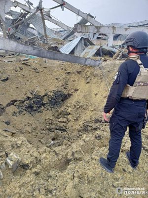 Оккупанты ударили по ферме на Харьковщине, пострадал мужчина 