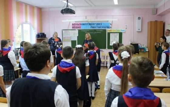 Окупанти призначають директорами навчальних закладів лаборантів і двірників, - ЦНС 4 okupanti priznachajut direktorami navchalnih zakladiv laborantiv i dvirnikiv cns cc2cdc6 scaled China Way