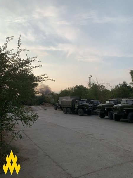 Партизани в Джанкої виявили склад армії РФ біля цивільної інфраструктури (фото) 2 Партизани в Джанкої виявили склад армії РФ біля цивільної інфраструктури (фото)