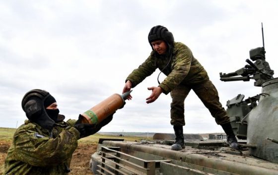 Партизани в Джанкої виявили склад армії РФ біля цивільної інфраструктури (фото) 8 partizani v dzhankoyi vijavili sklad armiyi rf bilja civilnoyi infrastrukturi foto 9e37119 scaled China Way