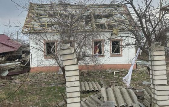 РФ обстріляла село під Куп'янськом: загинув чоловік, його 11-річний син помер у лікарні 2 rf obstriljala selo pid kupjanskom zaginuv cholovik jogo 11 richnij sin pomer u likarni b4c2ea2 scaled China Way