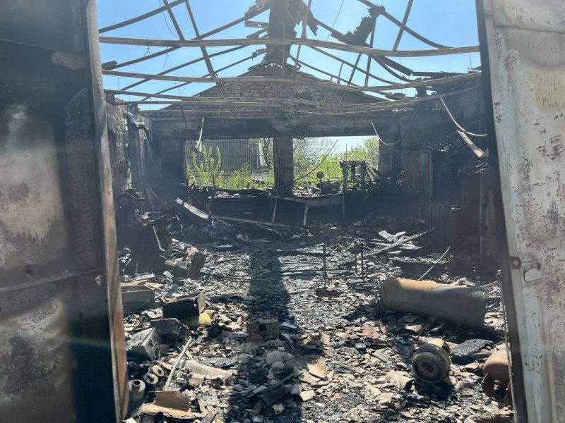 Росіяни випустили ракету по Дніпру: від уламків постраждали люди 3 Росіяни випустили ракету по Дніпру: від уламків постраждали люди