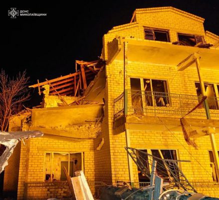 Россияне атаковали юг Украины дронами и ракетами: в Одессе есть разрушения и пострадавшие, на Николаевщине &minus; попали по объекту энергетики  