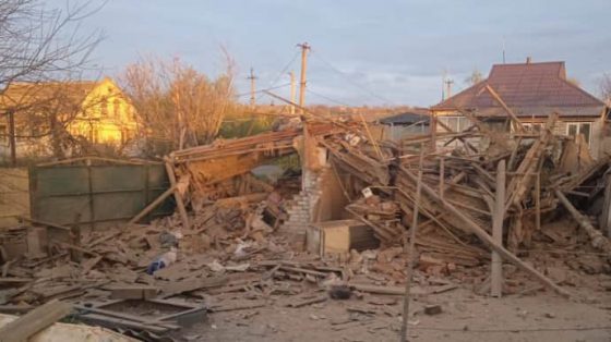 Россияне ударили по частному дому в Купянске, из-под завалов достали женщину 12 rossijane udarili po chastnomu domu v kupjanske iz pod zavalov dostali zhenshhinu 340d633 scaled China Way
