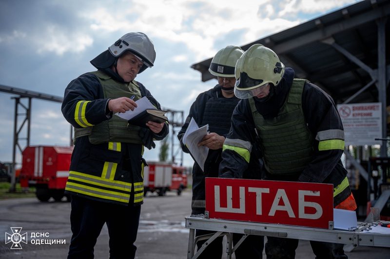 Удар по порту "Південний": росіяни зруйнували ємності з агропродукцією для країн Африки 3 Удар по порту "Південний": росіяни зруйнували ємності з агропродукцією для країн Африки