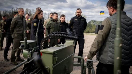 zelenskij v ukraine rabotajut 500 predprijatij opk drugie strany zainteresovany v nashem oruzhii 1681383 scaled China Way