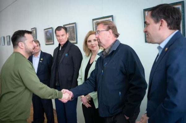 Зеленский встретился с делегацией Конгресса США на Черниговщине 3 Зеленский встретился с делегацией Конгресса США на Черниговщине