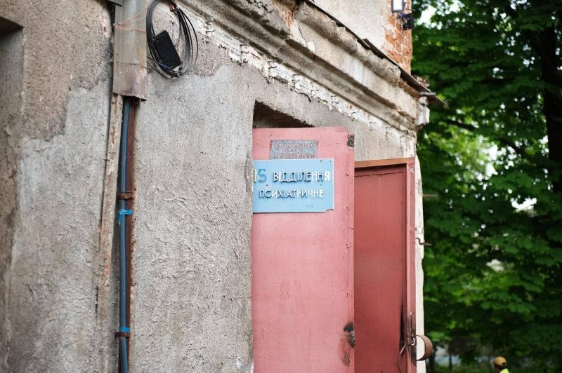 З'явилися фото наслідків удару РФ по психлікарні в Харкові 8 З'явилися фото наслідків удару РФ по психлікарні в Харкові