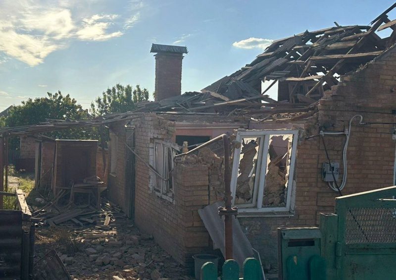 Обстрілюють з самого ранку. В Нікополі від ударів загинули двоє людей, багато постраждалих 6 Обстрілюють з самого ранку. В Нікополі від ударів загинули двоє людей, багато постраждалих