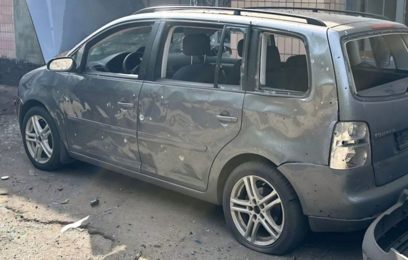 Обстрілюють з самого ранку. В Нікополі від ударів загинули двоє людей, багато постраждалих 8 Обстрілюють з самого ранку. В Нікополі від ударів загинули двоє людей, багато постраждалих