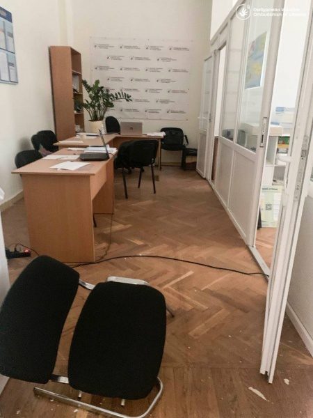 Ракетний обстріл Одеси: росіяни пошкодили будівлю представництва омбудсмена 2 Ракетний обстріл Одеси: росіяни пошкодили будівлю представництва омбудсмена