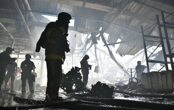 Росіяни обстріляли друкарню Vivat у Харкові (фото) 7 rosijani obstriljali drukarnju vivat u harkovi foto 52a4a64 scaled China Way